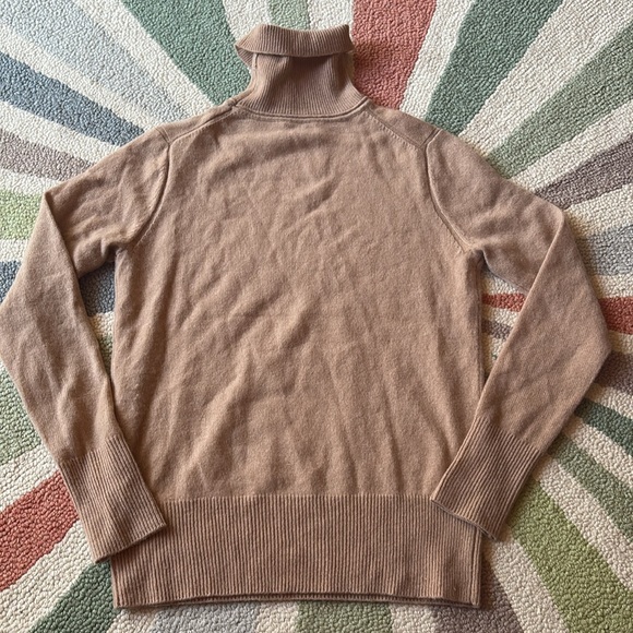 Equipment Femme Cashmere Turtleneck - Picture 5 of 7